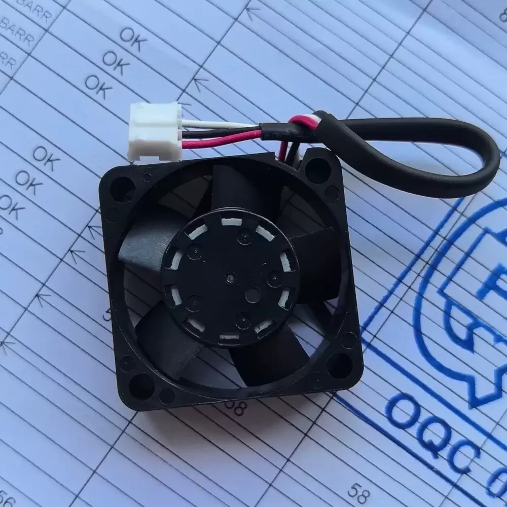 03010SS-12N-BL-Y1 NMB 12VDC 30x30x10mm 3-Wire Axial Fan 03010SS-12N-BL-Y1 NMB 12VDC 30x30x10mm 3-Wire Axial Fan