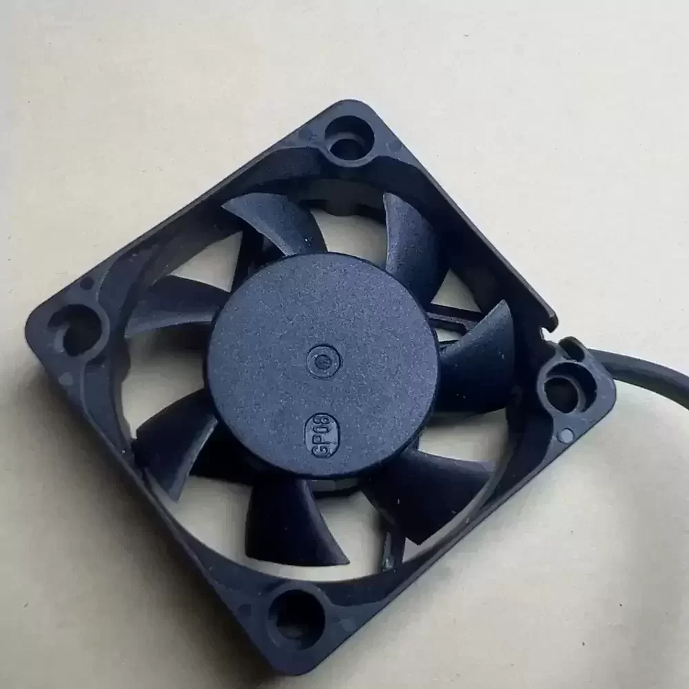 040SM-5A Y.L.FAN 5VDC 40x40x10mm Axial Fan 040SM-5A Y.L.FAN 5VDC 40x40x10mm Axial Fan