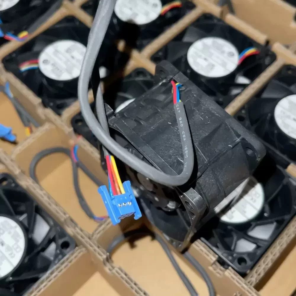 06038DA-12S-EWH-A NMB 12VDC 60x60x38mm 4-Wire Axial Fan 06038DA-12S-EWH-A NMB 12VDC 60x60x38mm 4-Wire Axial Fan