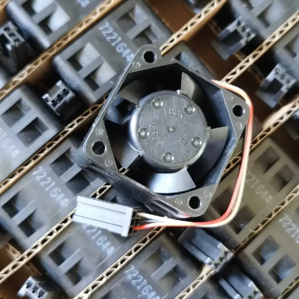 1608KL-05W-B39-L00 NMB-MAT 24VDC 40x40x20mm Axial Fan 1608KL-05W-B39-L00 NMB-MAT 24VDC 40x40x20mm Axial Fan