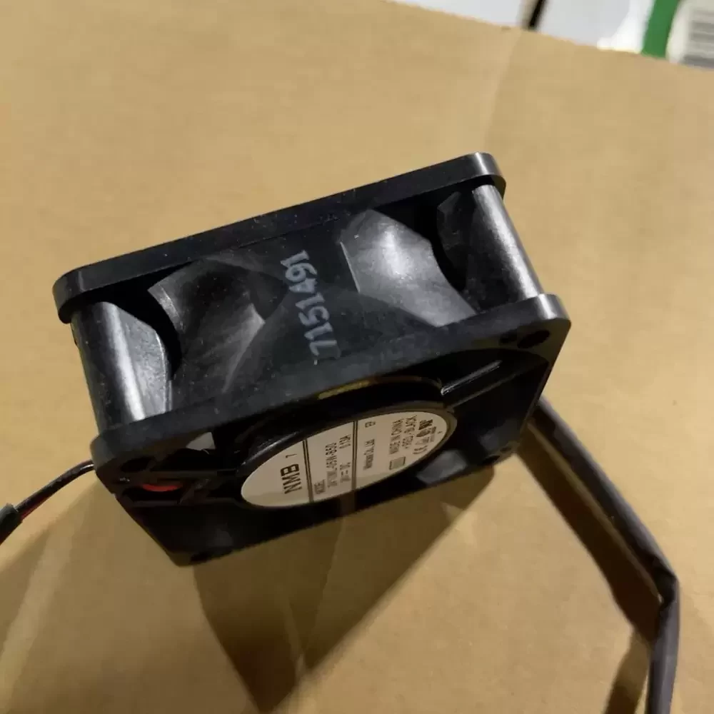 2410ML-05W-B50-B00 NMB 24VDC 60x60x25mm 3-Wire Axial Fan 2410ML-05W-B50-B00 NMB 24VDC 60x60x25mm 3-Wire Axial Fan