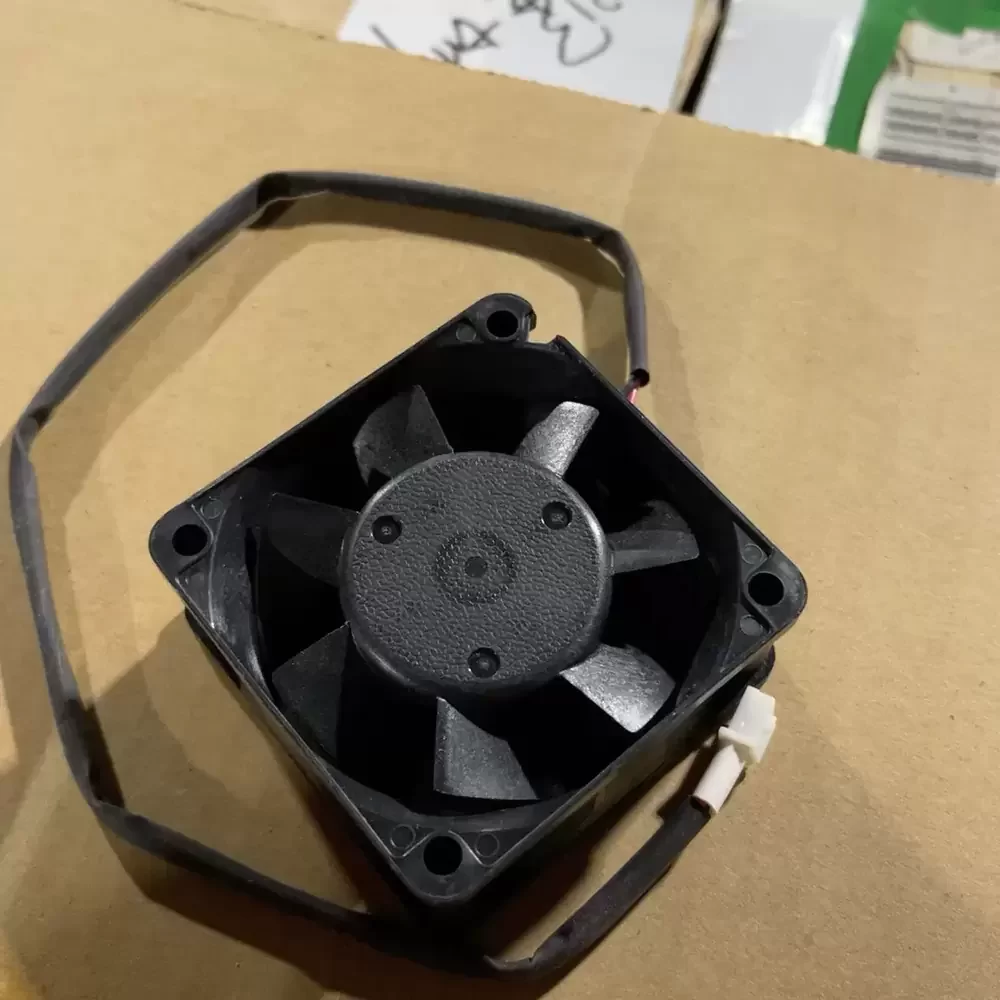 2410ML-05W-B50-B00 NMB 24VDC 60x60x25mm 3-Wire Axial Fan 2410ML-05W-B50-B00 NMB 24VDC 60x60x25mm 3-Wire Axial Fan