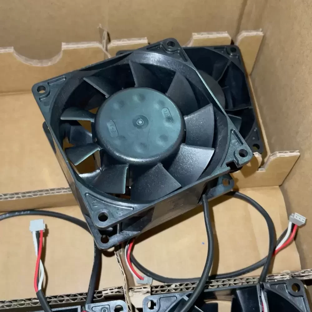 3115RL-05W-B69-EQ2 NMB 24VDC 80x80x38mm Inverter Axial Fan 3115RL-05W-B69-EQ2 NMB 24VDC 80x80x38mm Inverter Axial Fan