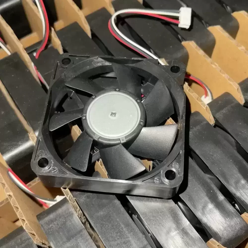 6001SRM-24L-AL-01 NMB 24VDC 60mm Silent Axial Fan 6001SRM-24L-AL-01 NMB 24VDC 60mm Silent Axial Fan