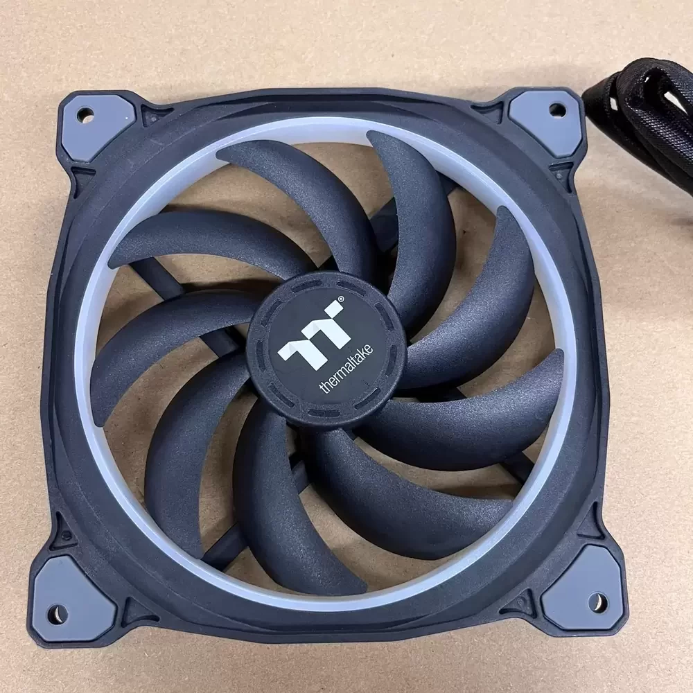 A1425S12S-2 Thermaltake 12VDC 140x140x25mm 0.7A Axial Fan A1425S12S-2 Thermaltake 12VDC 140x140x25mm 0.7A Axial Fan