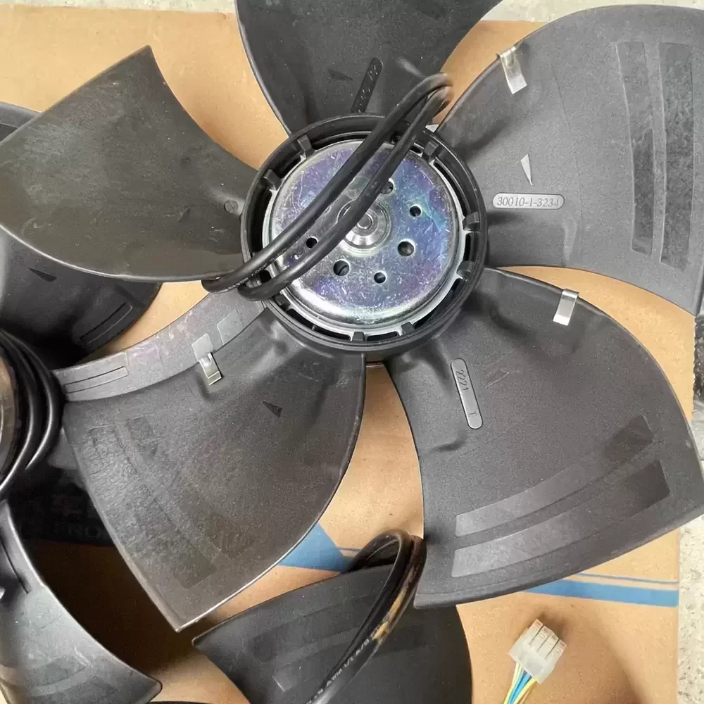 A3G300-8317075044 ebm-papst 230VAC 300mm EC Axial Fan A3G300-8317075044 ebm-papst 230VAC 300mm EC Axial Fan