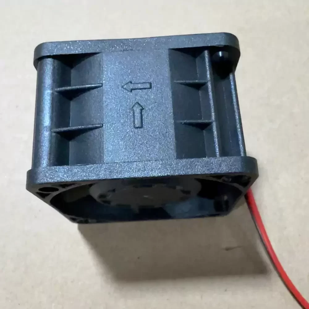 AD0424XB-B51DS ADDA 24VDC 40x40x28mm 2-Wire Axial Fan AD0424XB-B51DS ADDA 24VDC 40x40x28mm 2-Wire Axial Fan