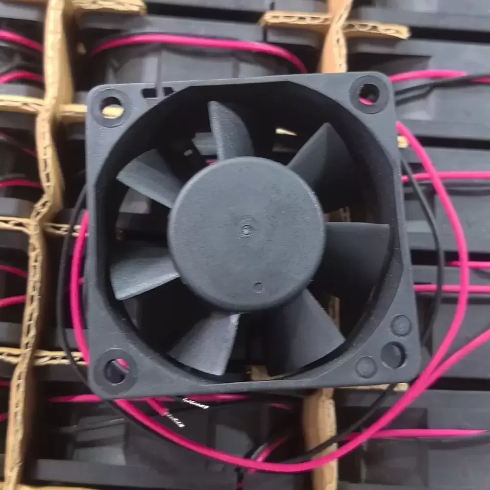 AD0624HB-A70GL ADDA 24VDC 60x60x25mm Brushless Axial Fan AD0624HB-A70GL ADDA 24VDC 60x60x25mm Brushless Axial Fan