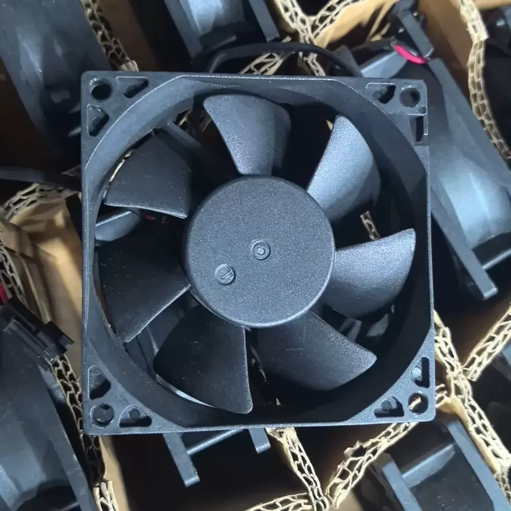 AD0824UX-A71GL ADDA 24VDC 80x80x25mm Hypro Axial Fan AD0824UX-A71GL ADDA 24VDC 80x80x25mm Hypro Axial Fan