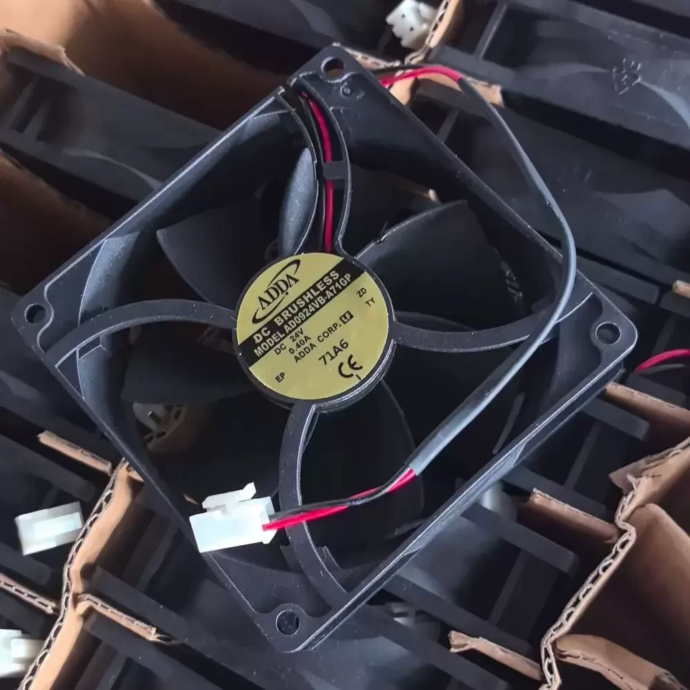 AD0924VB-A71GP ADDA 24VDC 92x92x25mm Server Axial Fan AD0924VB-A71GP ADDA 24VDC 92x92x25mm Server Axial Fan