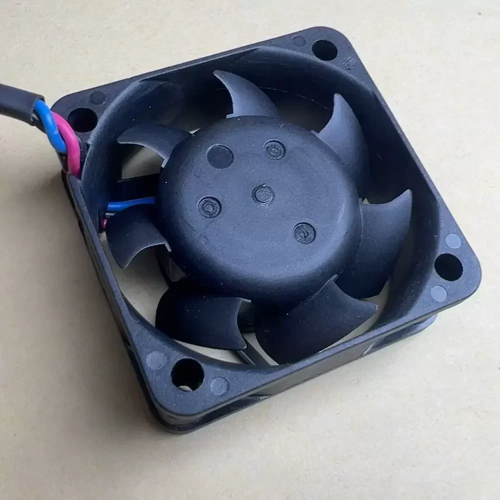 AFB0412VHB-9Q39 Delta 12VDC 40x40x15mm 3-Wire Axial Fan AFB0412VHB-9Q39 Delta 12VDC 40x40x15mm 3-Wire Axial Fan