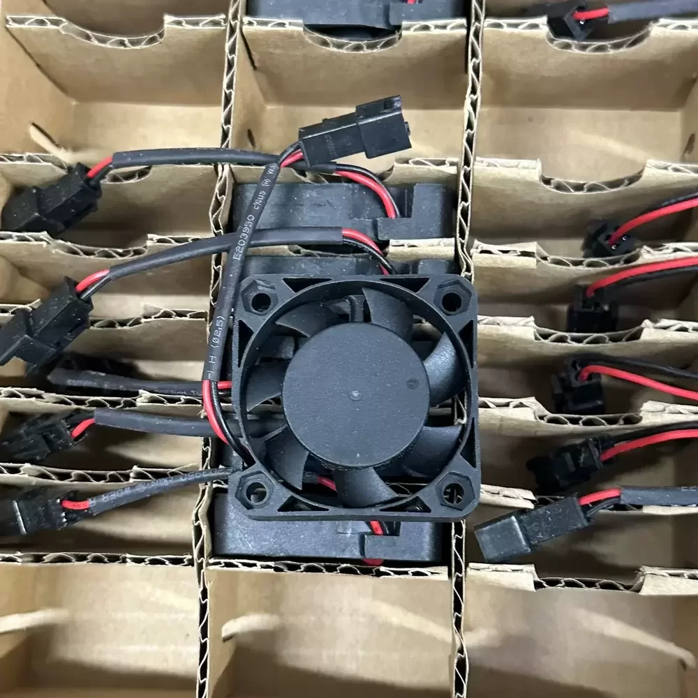 C4010L24BPCB1-7 Pelko 24VDC 40x40x10mm Cooling Fan C4010L24BPCB1-7 Pelko 24VDC 40x40x10mm Cooling Fan