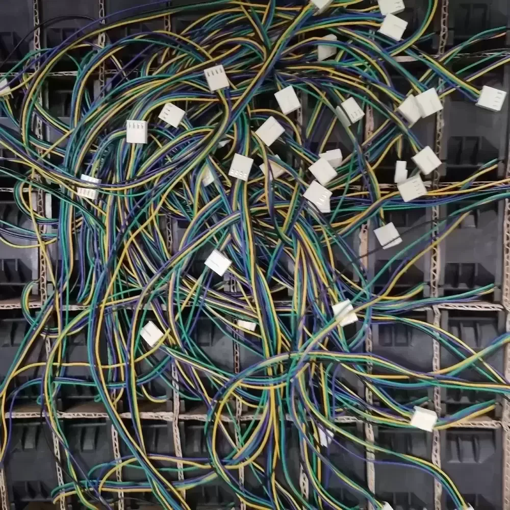 CHE7012FB-OA(TP)(E) SUPERRED 12VDC 70x70x38mm PWM Axial Fan CHE7012FB-OA(TP)(E) SUPERRED 12VDC 70x70x38mm PWM Axial Fan