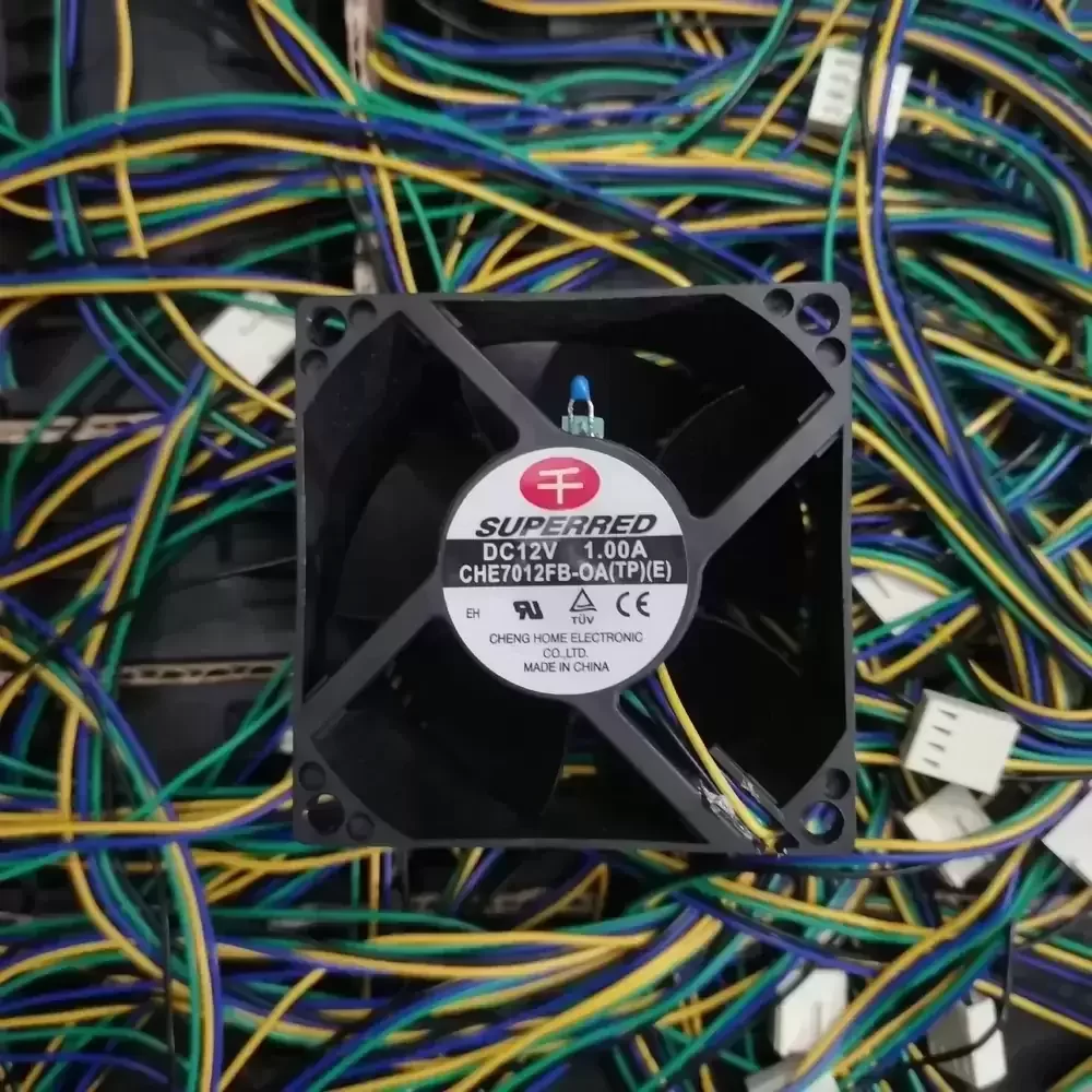 CHE7012FB-OA(TP)(E) SUPERRED 12VDC 70x70x38mm PWM Axial Fan CHE7012FB-OA(TP)(E) SUPERRED 12VDC 70x70x38mm PWM Axial Fan