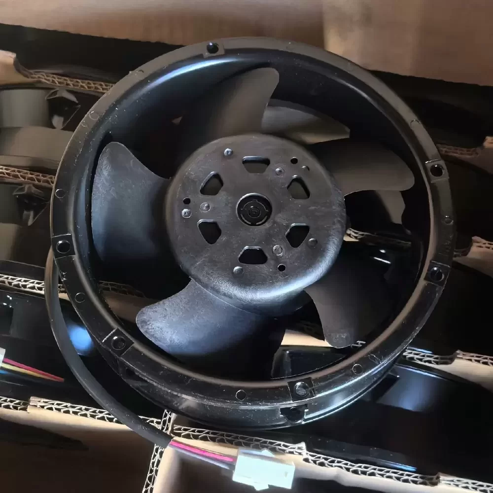 D1751U24B8PP363 Nidec 24VDC 172x150x51mm 3.4A Axial Fan D1751U24B8PP363 Nidec 24VDC 172x150x51mm 3.4A Axial Fan