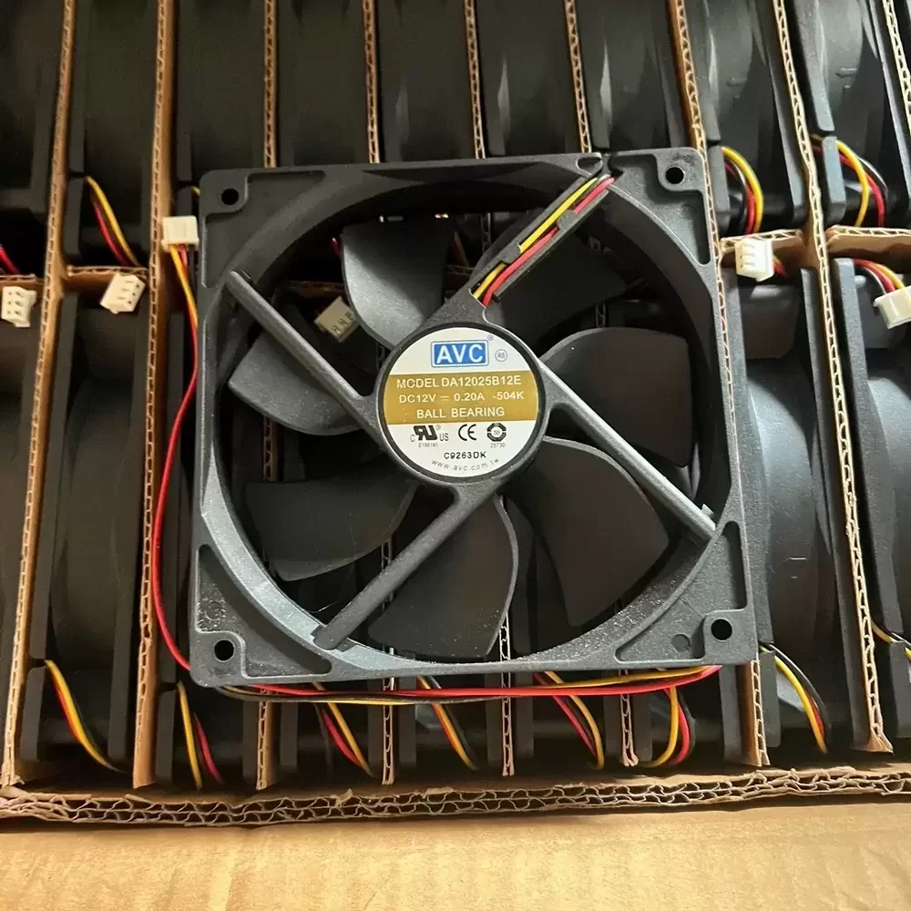 DA12025B12E-504K AVC 12VDC 120x120x25mm 3-Wire Axial Fan