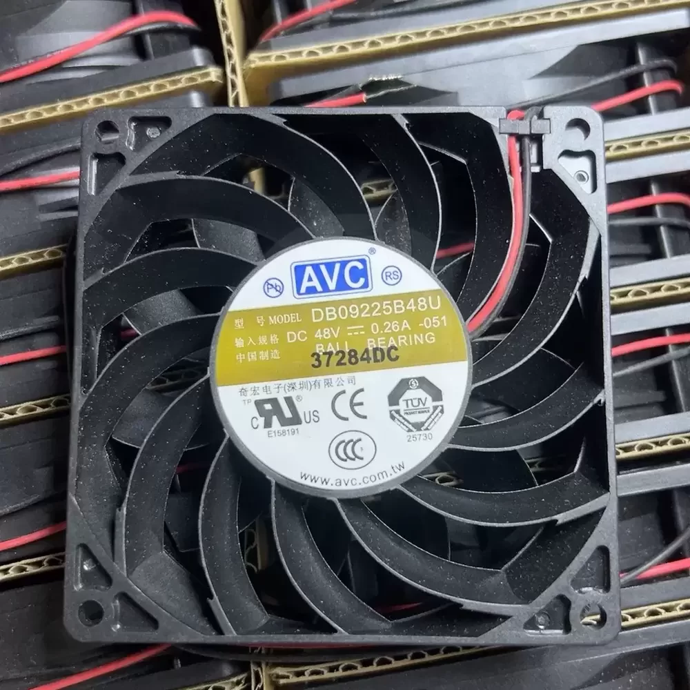 DB09225B48U-051 AVC 48VDC 92x92x25mm Server Axial Fan