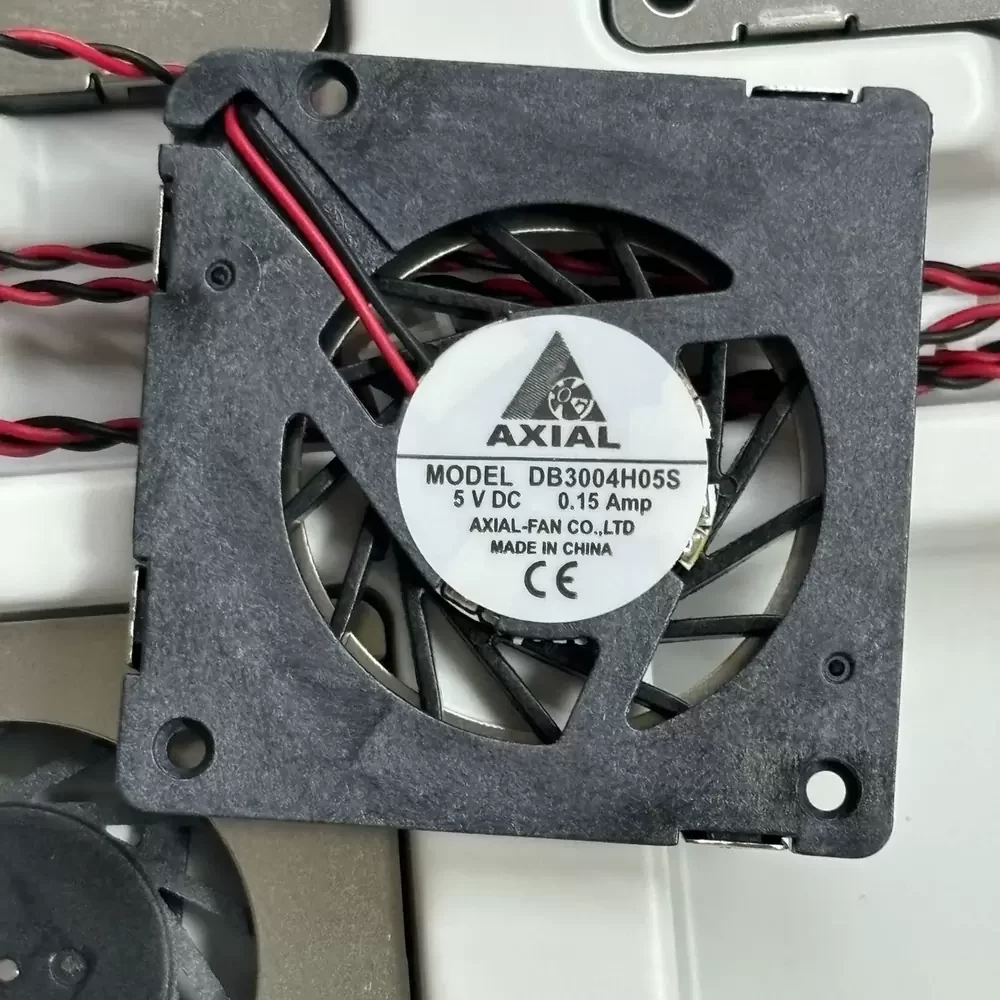 DB3004H05S OEM 5VDC 30x30x4mm Micro Axial Fan