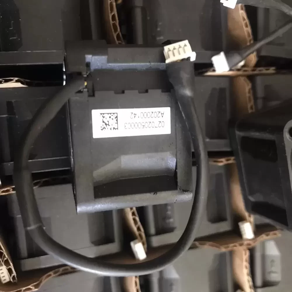 DBPB0428B2L-P001 AVC 12VDC 40x40x28mm PWM Axial Fan DBPB0428B2L-P001 AVC 12VDC 40x40x28mm PWM Axial Fan