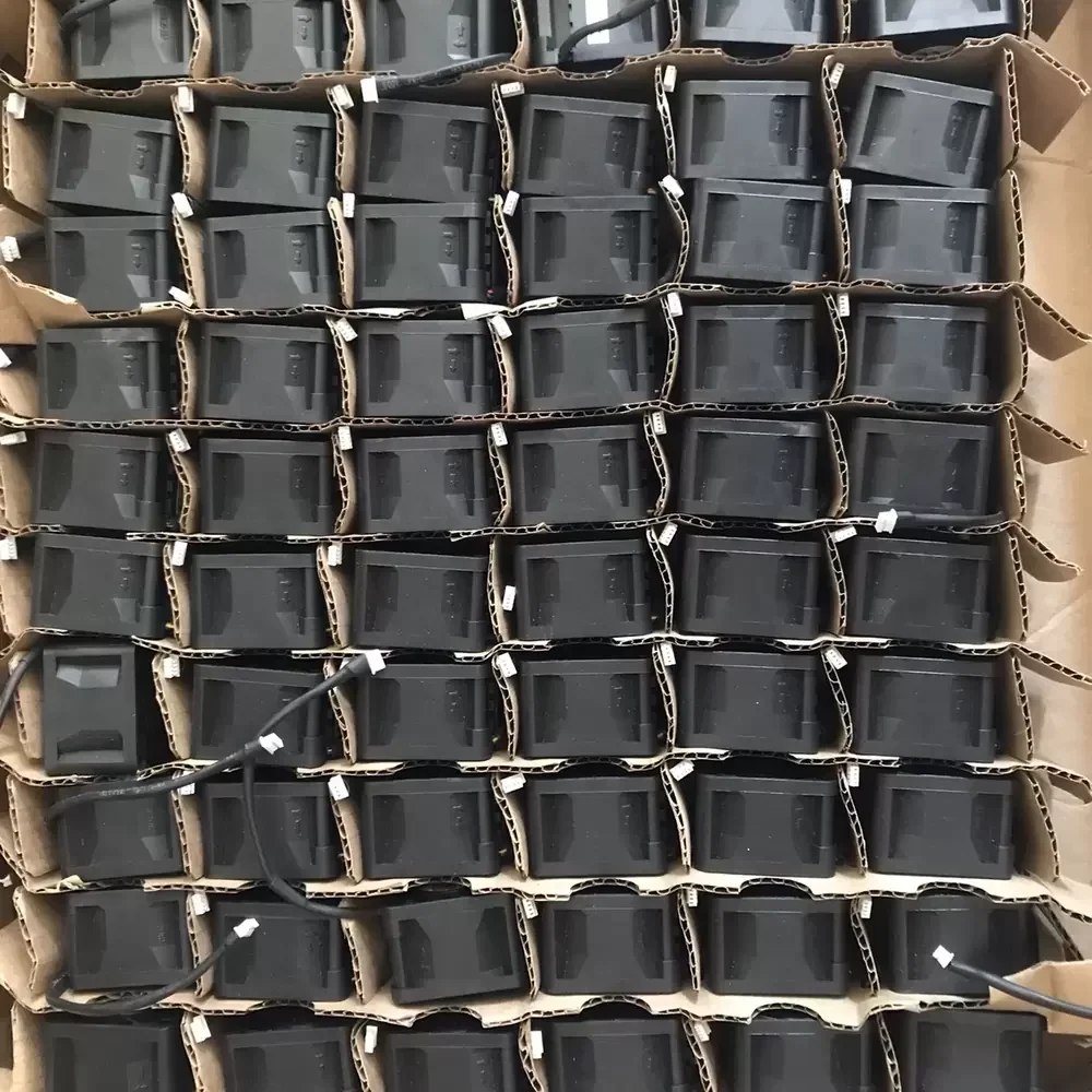 DBPB0428B2L-P001 AVC 12VDC 40x40x28mm PWM Axial Fan DBPB0428B2L-P001 AVC 12VDC 40x40x28mm PWM Axial Fan