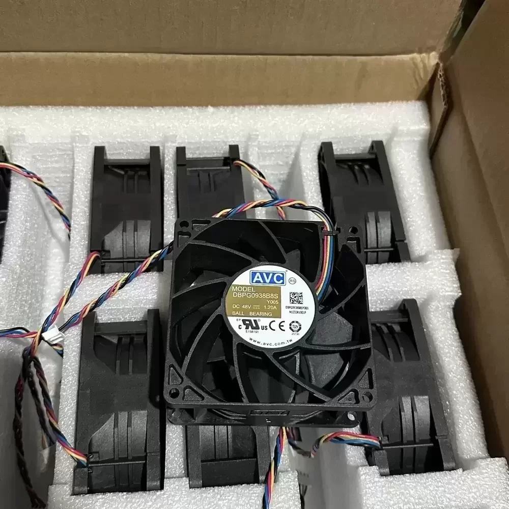 DBPG0938B8S-Y005 AVC 48VDC 90x90x38mm 4-Wire Axial Fan