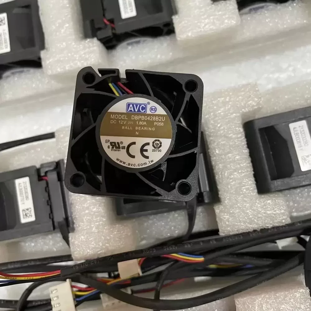 DBPU0428B2U-P058 AVC 12VDC 40x40x28mm 1.80A Server Axial Fan