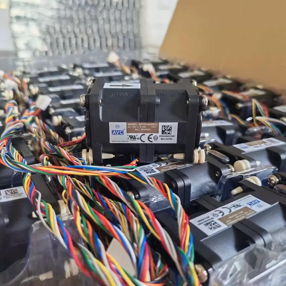 DFPD0456B2U AVC 12VDC 40x40x56mm Counter Rotating Fan DFPD0456B2U AVC 12VDC 40x40x56mm Counter Rotating Fan