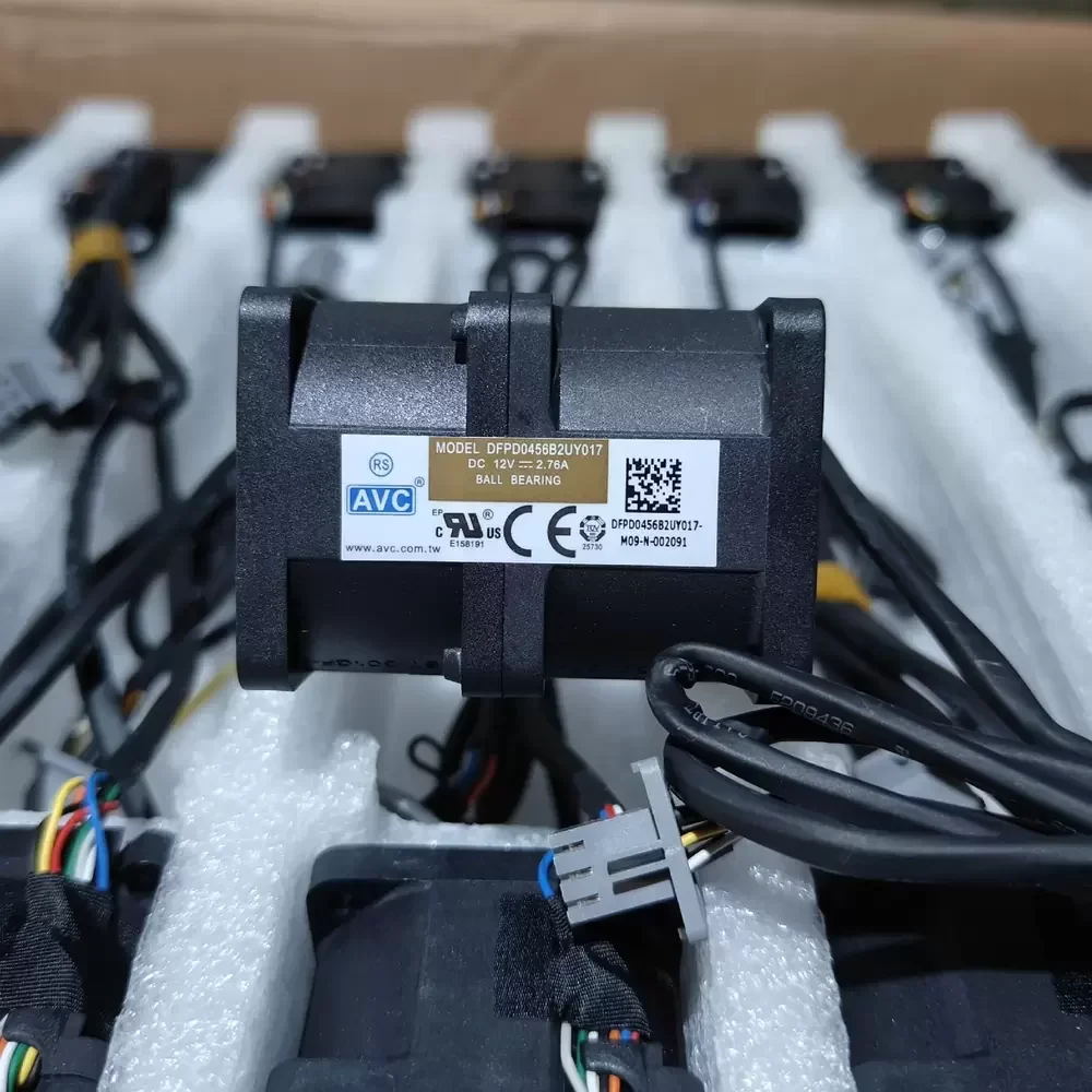 DFPD0456B2UY017 AVC 12VDC 40x40x56mm 2.76A Axial Fan