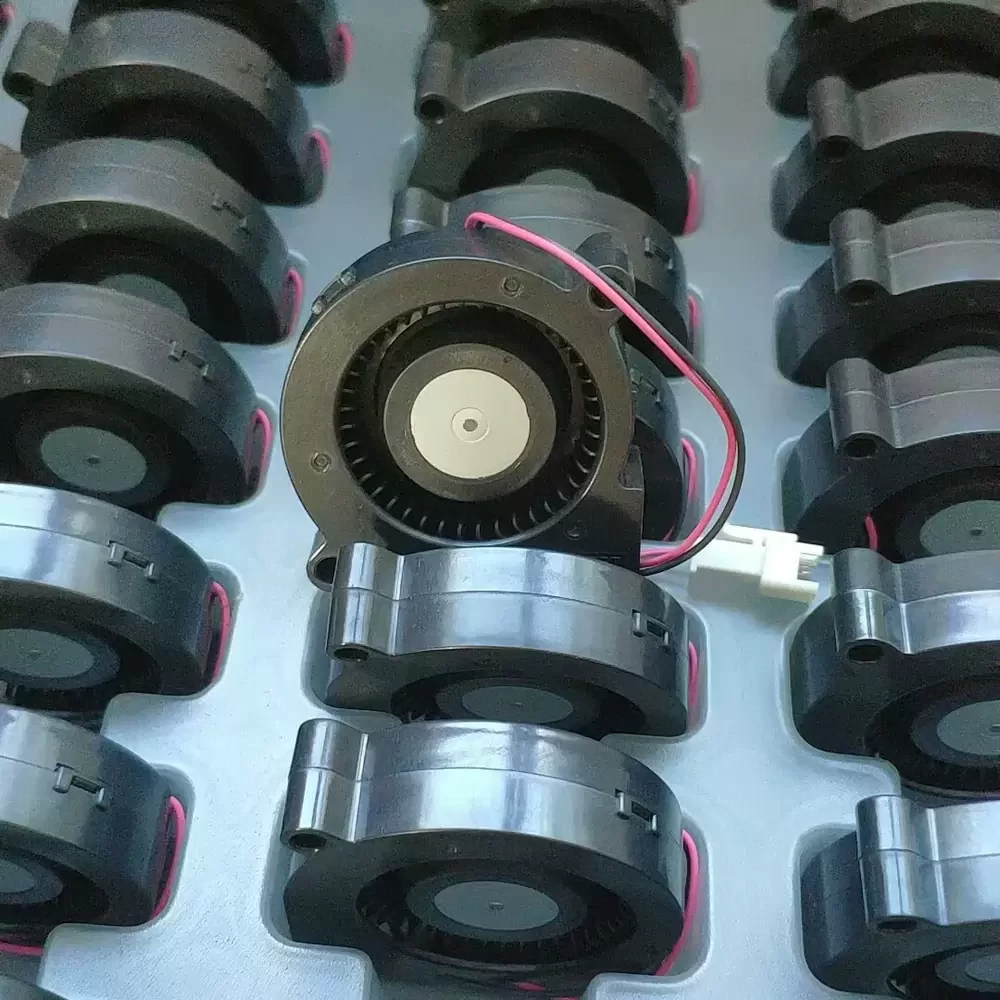 E0515H12B2AZA81 SERVO 12VDC 50x50x15mm Centrifugal Blower E0515H12B2AZA81 SERVO 12VDC 50x50x15mm Centrifugal Blower