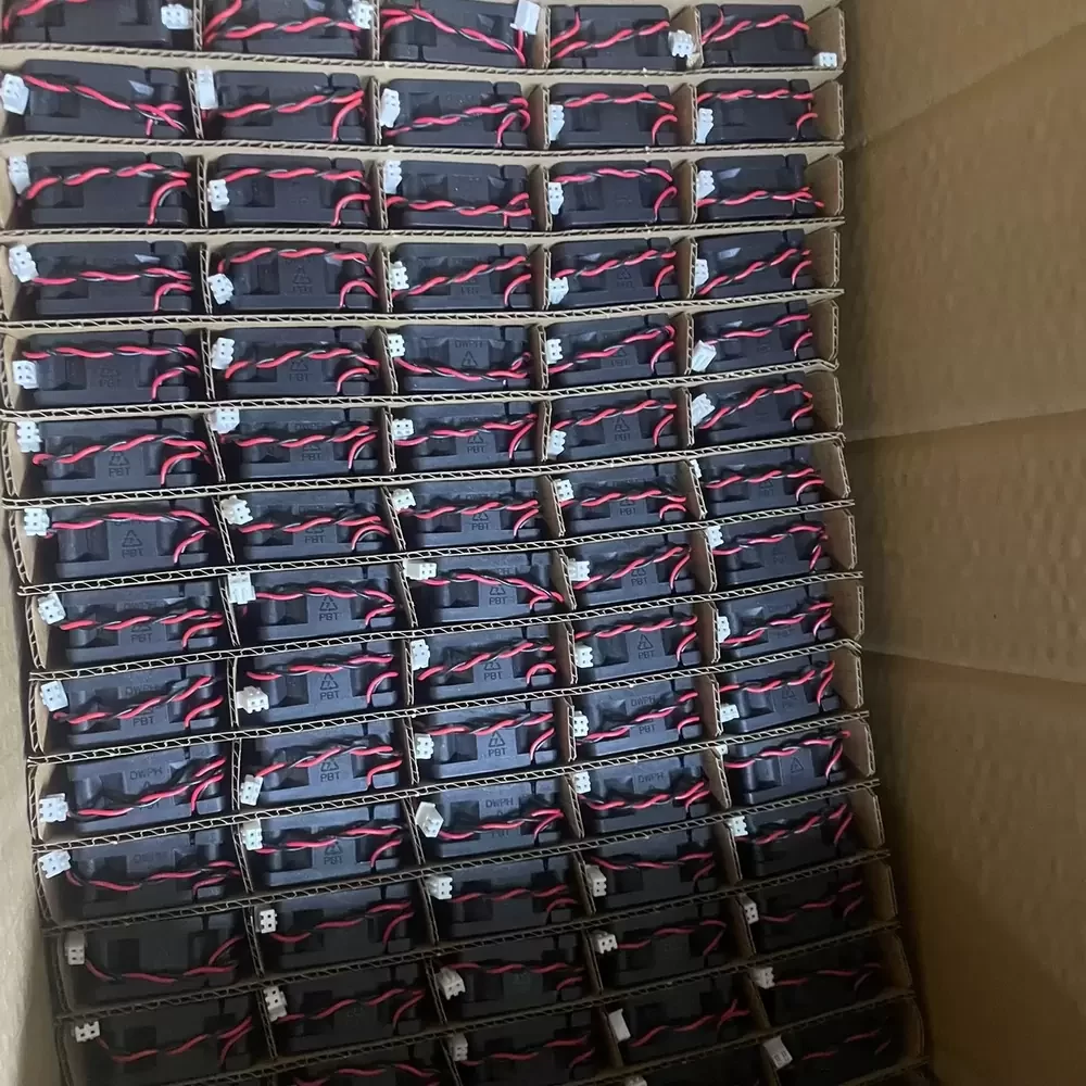 EFS-04D12M DWPH 12VDC 40x40x20mm Hydraulic Axial Fan EFS-04D12M DWPH 12VDC 40x40x20mm Hydraulic Axial Fan