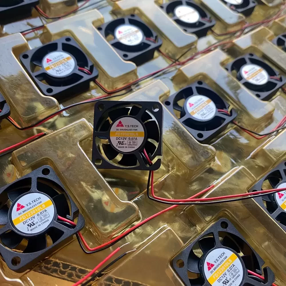 FD123010LS Y.S.TECH 12VDC 30x30x10mm Sleeve Axial Fan FD123010LS Y.S.TECH 12VDC 30x30x10mm Sleeve Axial Fan