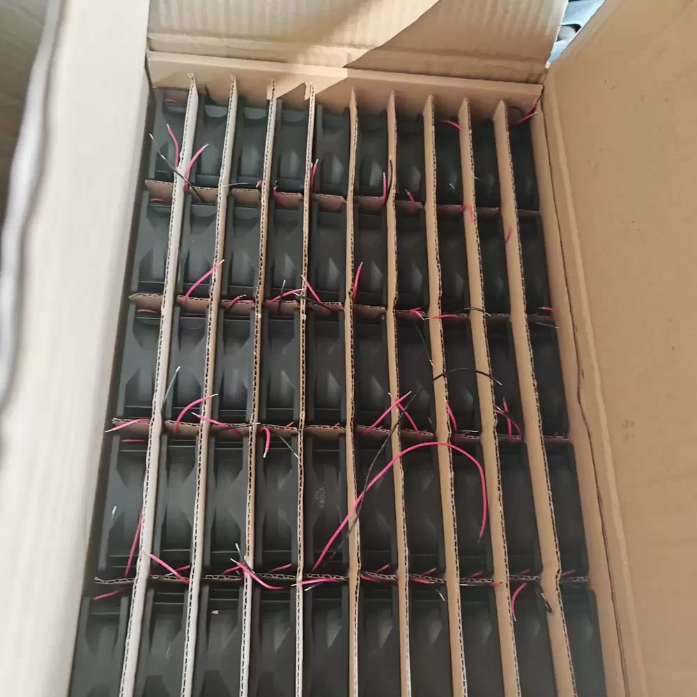 FD128025LS Y.S.TECH 12VDC 80x80x25mm Sleeve Axial Fan FD128025LS Y.S.TECH 12VDC 80x80x25mm Sleeve Axial Fan