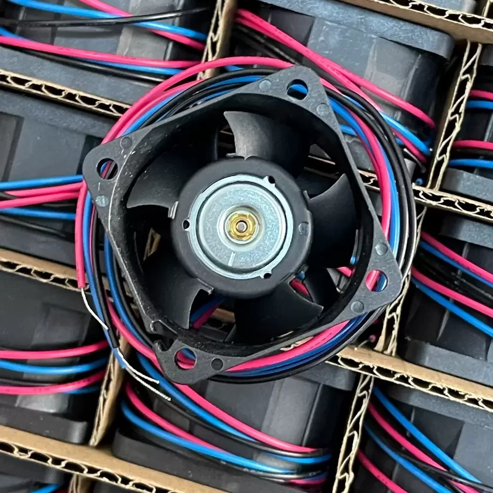 FFB0412VHN-F00 Delta 12VDC 40x40x28mm Tachometer Axial Fan FFB0412VHN-F00 Delta 12VDC 40x40x28mm Tachometer Axial Fan