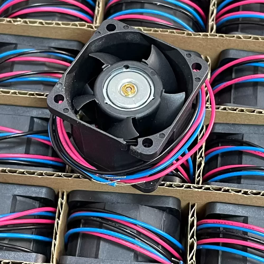 FFB0412VHN-F00 Delta 12VDC 40x40x28mm Tachometer Axial Fan FFB0412VHN-F00 Delta 12VDC 40x40x28mm Tachometer Axial Fan