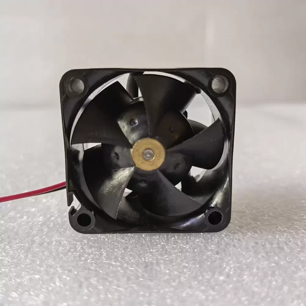 MGA4012ZB-O28 MAGIC 12VDC 40x40x28mm 0.40A Axial Fan MGA4012ZB-O28 MAGIC 12VDC 40x40x28mm 0.40A Axial Fan