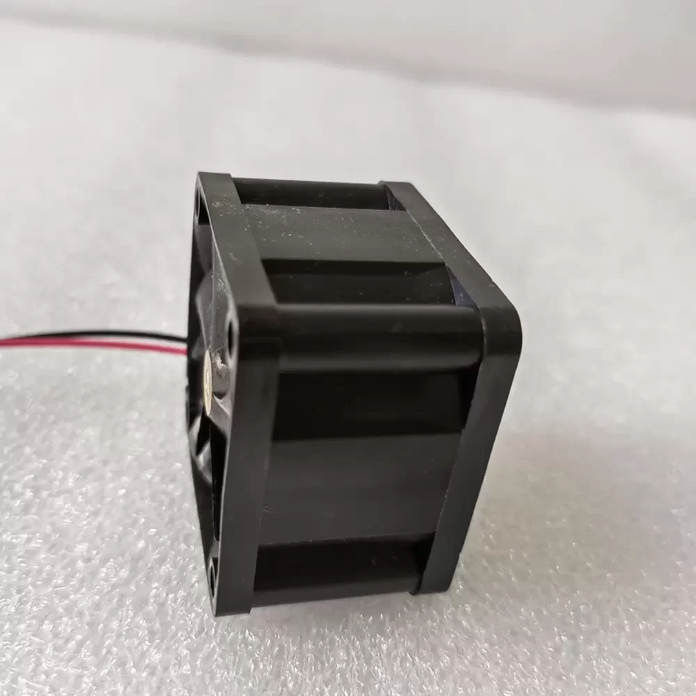 MGA4012ZB-O28 MAGIC 12VDC 40x40x28mm 0.40A Axial Fan MGA4012ZB-O28 MAGIC 12VDC 40x40x28mm 0.40A Axial Fan