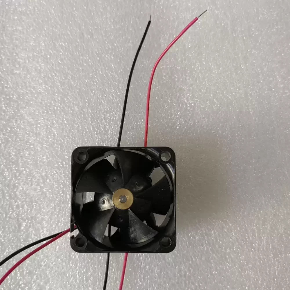 MGA4012ZB-O28 MAGIC 12VDC 40x40x28mm 0.40A Axial Fan MGA4012ZB-O28 MAGIC 12VDC 40x40x28mm 0.40A Axial Fan