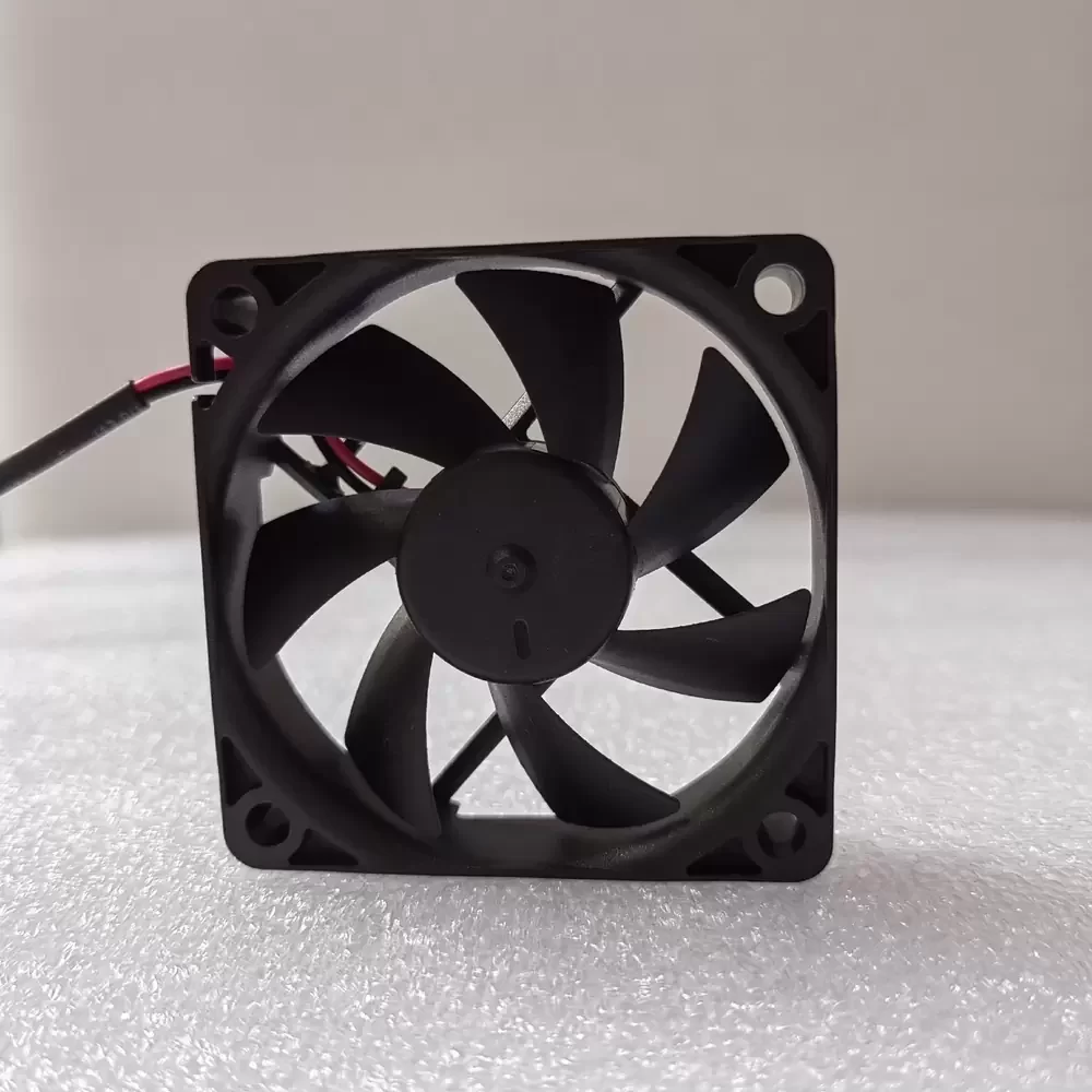 MGA6012MR-A15 Magic 12VDC 60x60x15mm DC Axial Fan MGA6012MR-A15 Magic 12VDC 60x60x15mm DC Axial Fan