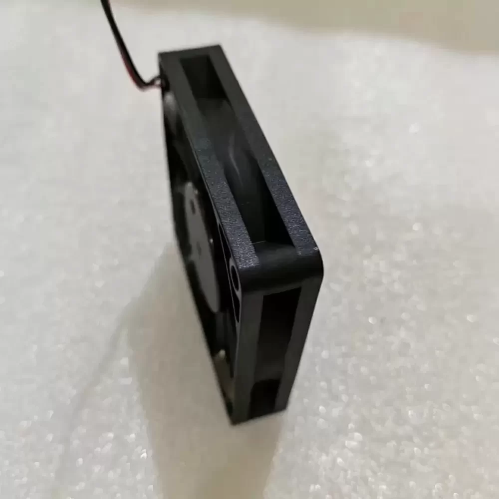 MGA7012ZB-O15 MAGIC 12V 0.41A High Speed DC Axial Fan MGA7012ZB-O15 MAGIC 12V 0.41A High Speed DC Axial Fan