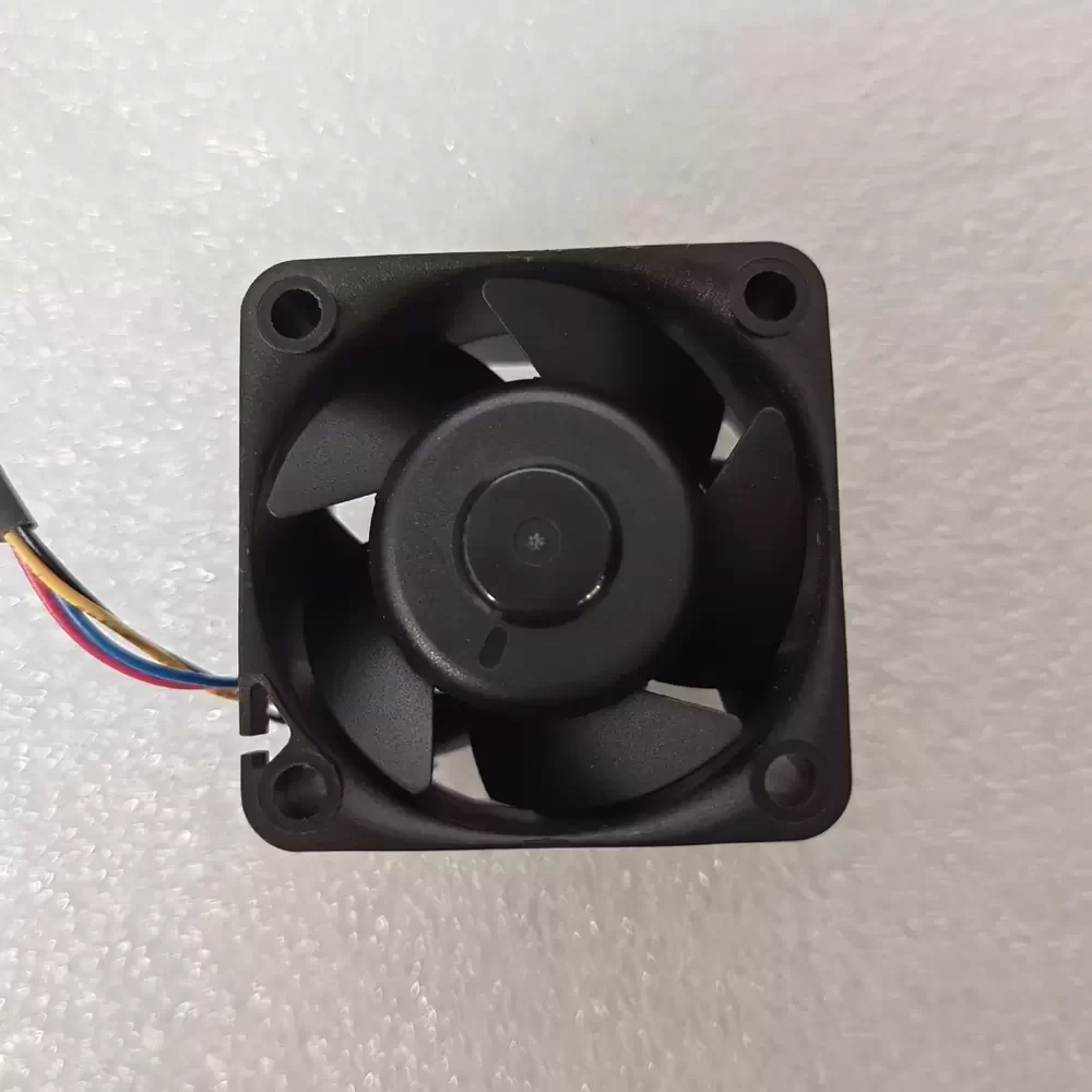 MGT4012WB-W28 Magic 12VDC 40x40x28mm Server Axial Fan MGT4012WB-W28 Magic 12VDC 40x40x28mm Server Axial Fan