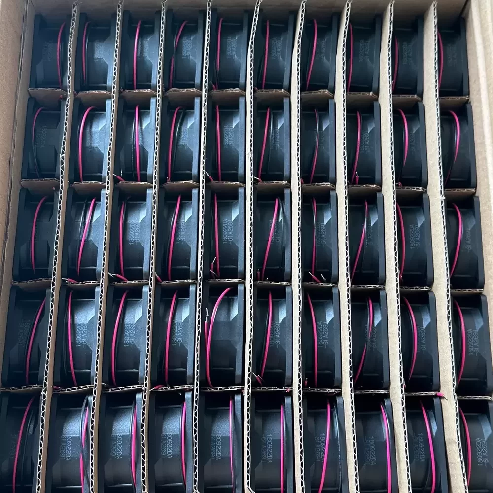 NYW06025012BS Y.S.TECH 12VDC 60x60x25mm 0.42A Axial Fan NYW06025012BS Y.S.TECH 12VDC 60x60x25mm 0.42A Axial Fan