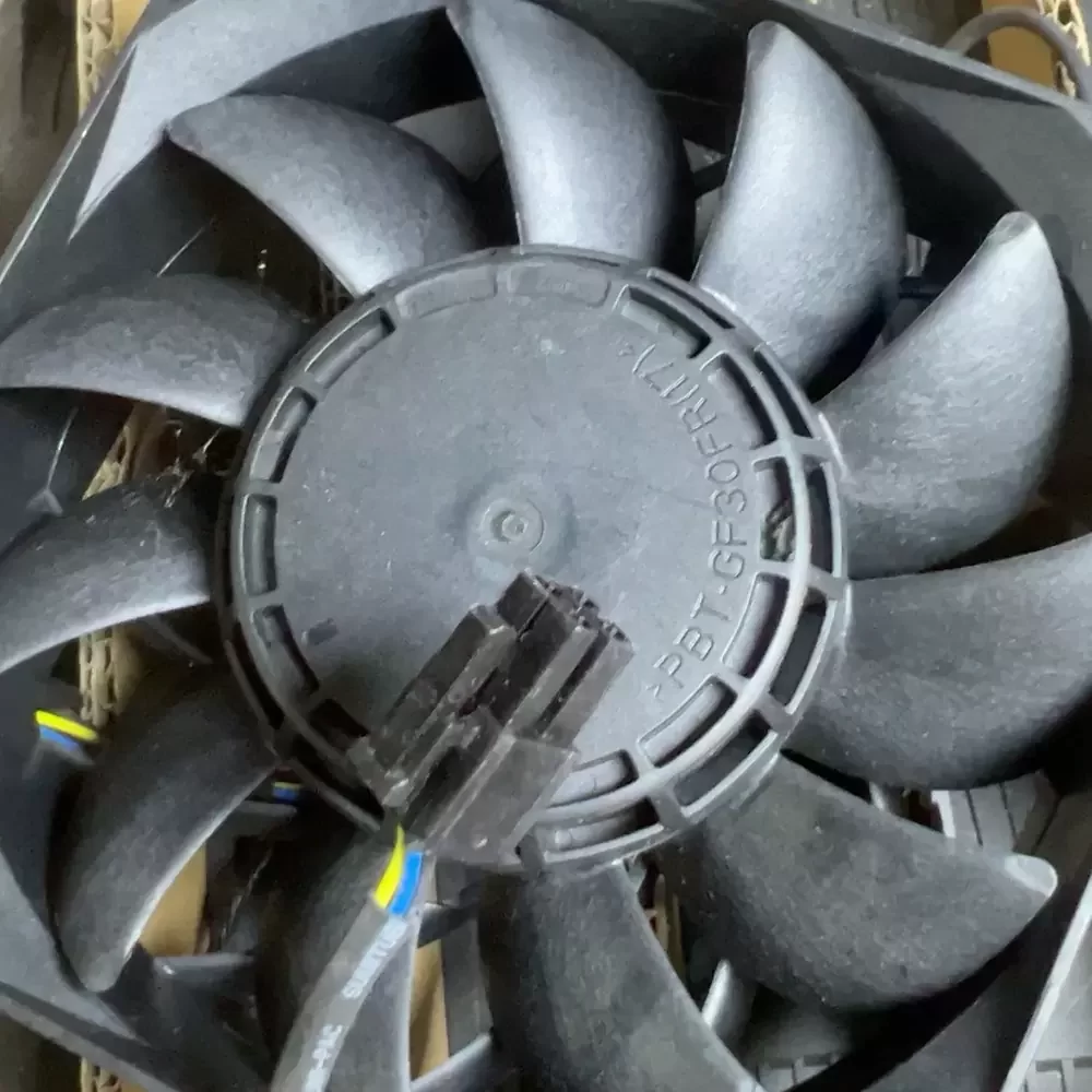 PFC0381B1-Q18A-SE9 SUNON 12VDC 120x120x38mm Axial Fan PFC0381B1-Q18A-SE9 SUNON 12VDC 120x120x38mm Axial Fan