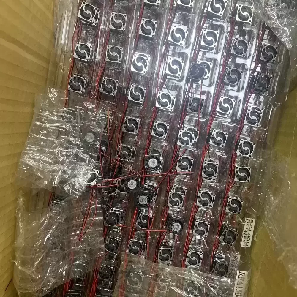 RFA1504 RISUN 5VDC 15x15x4mm Micro Axial Cooling Fan RFA1504 RISUN 5VDC 15x15x4mm Micro Axial Cooling Fan