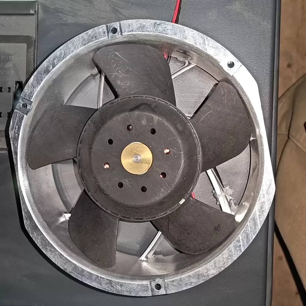 XV17L42BS1MA5-07E12 Nidec 42VDC 172mm Inverter Axial Fan XV17L42BS1MA5-07E12 Nidec 42VDC 172mm Inverter Axial Fan