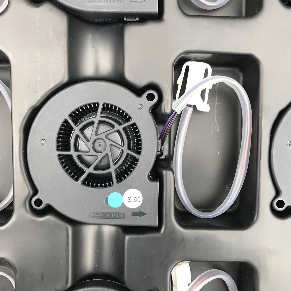 BD127620EB Y.S.TECH 12VDC 0.65A 76x75x20mm Blower Fan BD127620EB Y.S.TECH 12VDC 0.65A 76x75x20mm Blower Fan