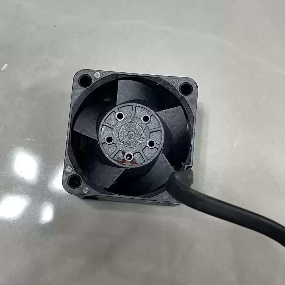 DBPK0428B2SY036 AVC 12VDC 40x40x28mm 3.00A Axial Fan DBPK0428B2SY036 AVC 12VDC 40x40x28mm 3.00A Axial Fan