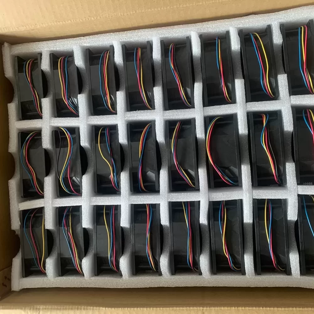 DCTA0938B8H-P001 AVC 48VDC 0.38A 92x92x38mm Axial Fan DCTA0938B8H-P001 AVC 48VDC 0.38A 92x92x38mm Axial Fan