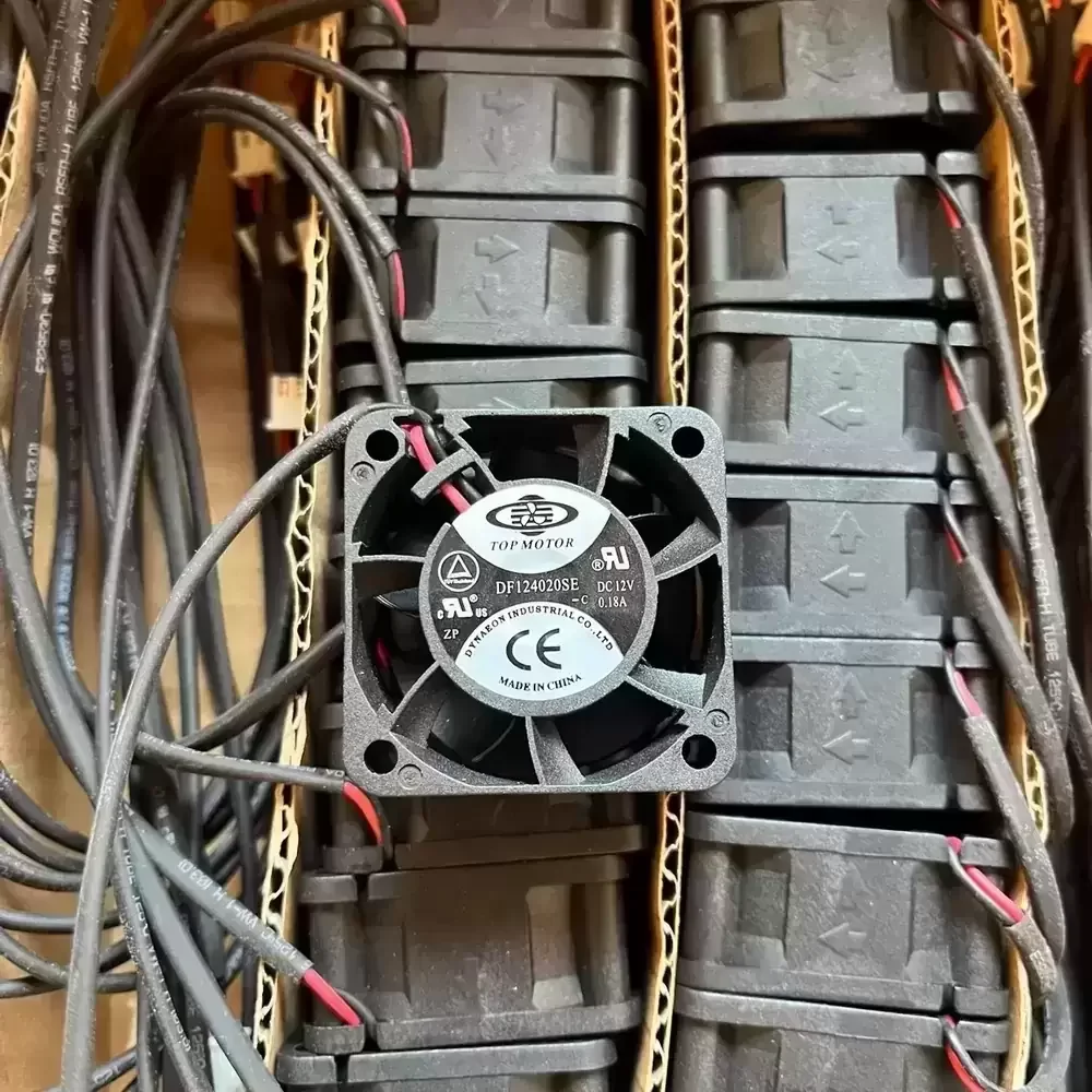 DF124020SE-C TOP MOTOR 12VDC 40x40x20mm 2-Wire Axial Fan