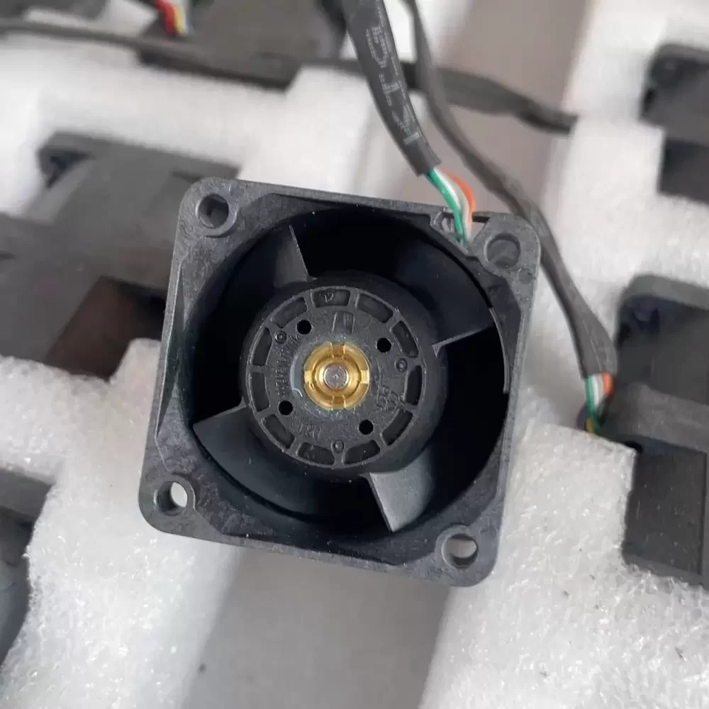 DFPK0456B2GY02B AVC 12VDC 40x40x56mm Dual Motor Axial Fan DFPK0456B2GY02B AVC 12VDC 40x40x56mm Dual Motor Axial Fan