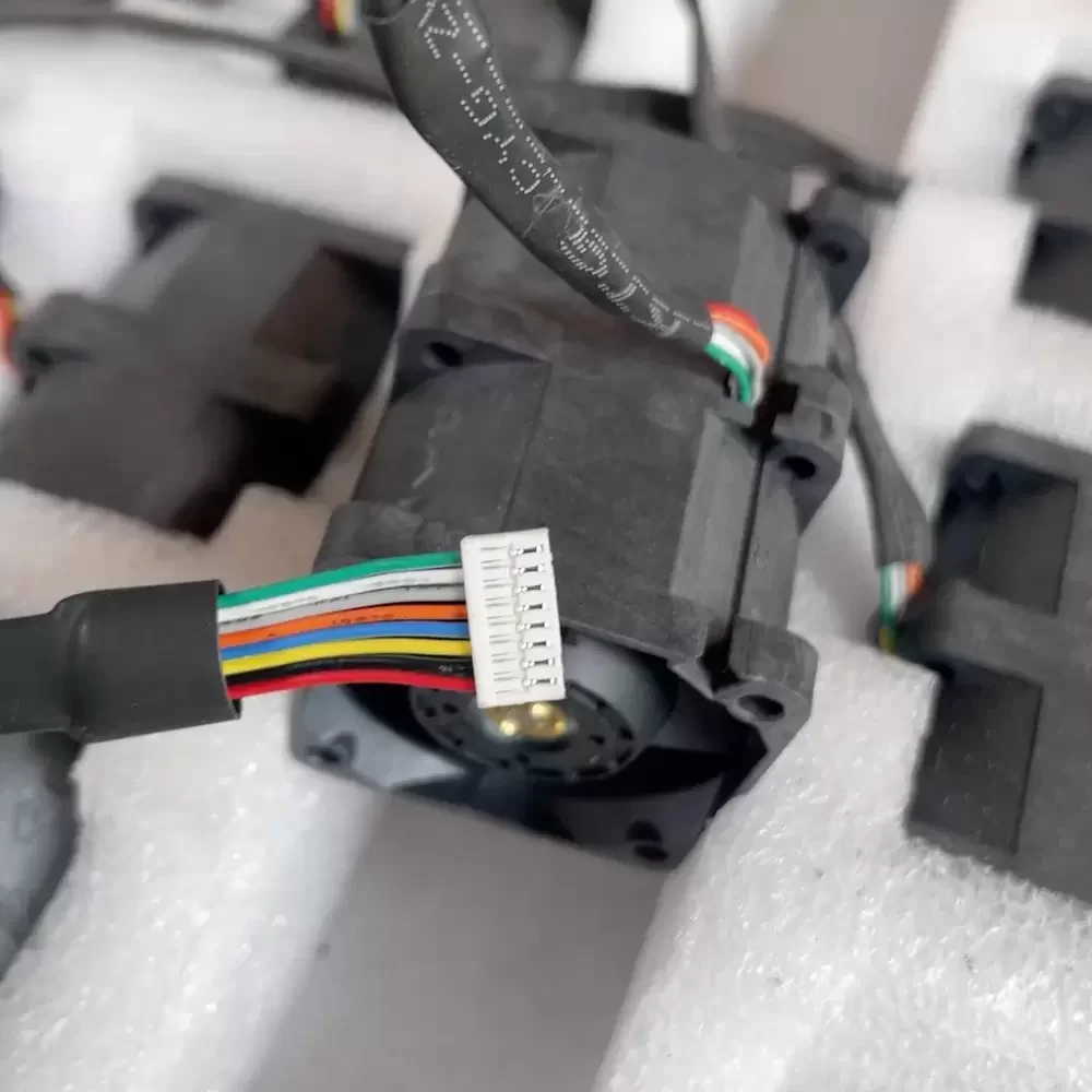 DFPK0456B2GY02B AVC 12VDC 40x40x56mm Dual Motor Axial Fan DFPK0456B2GY02B AVC 12VDC 40x40x56mm Dual Motor Axial Fan